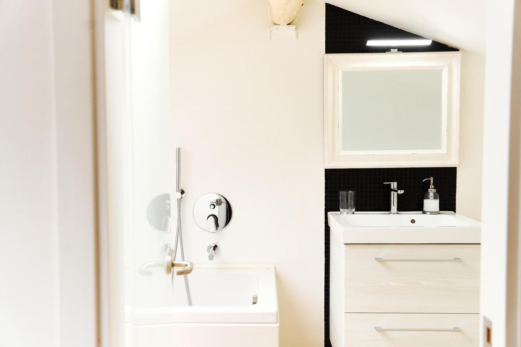 Riverside Loft Navigli - Spacious Two-Bedroom Apartment Mediolan Zewnętrze zdjęcie
